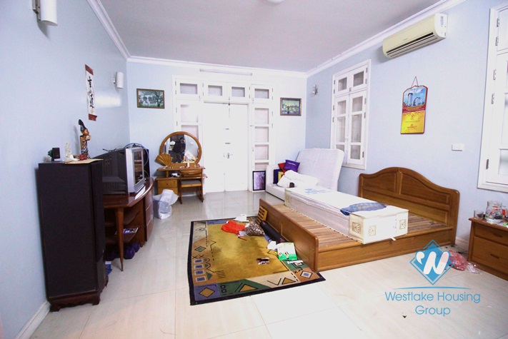 Nice and affordable 5 bebdroom villa to rent in Ciputra